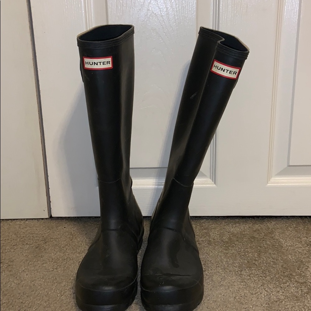 Black hunter boots
